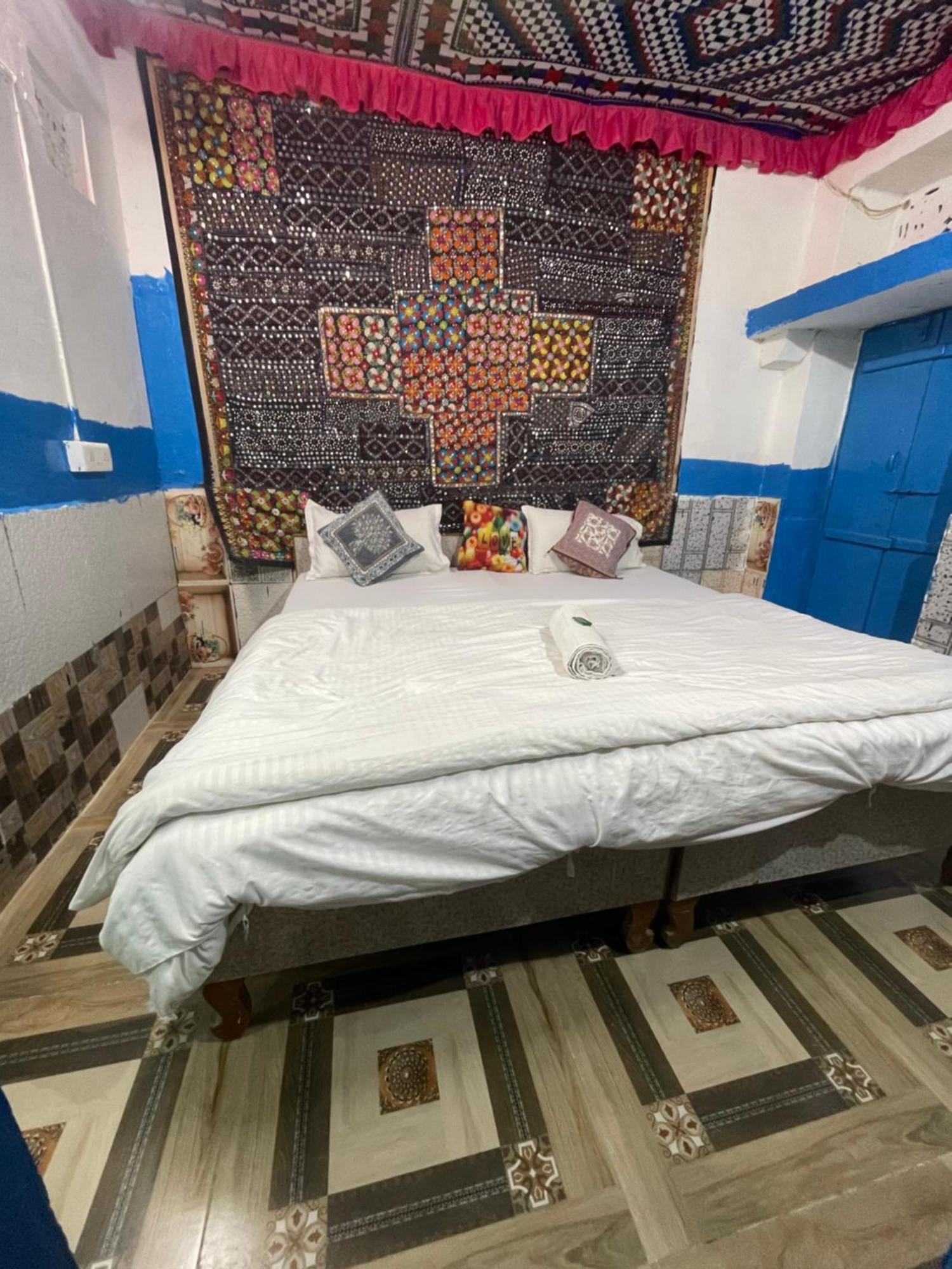 Mirvana Guest House & Camel Safari Jaisalmer Esterno foto